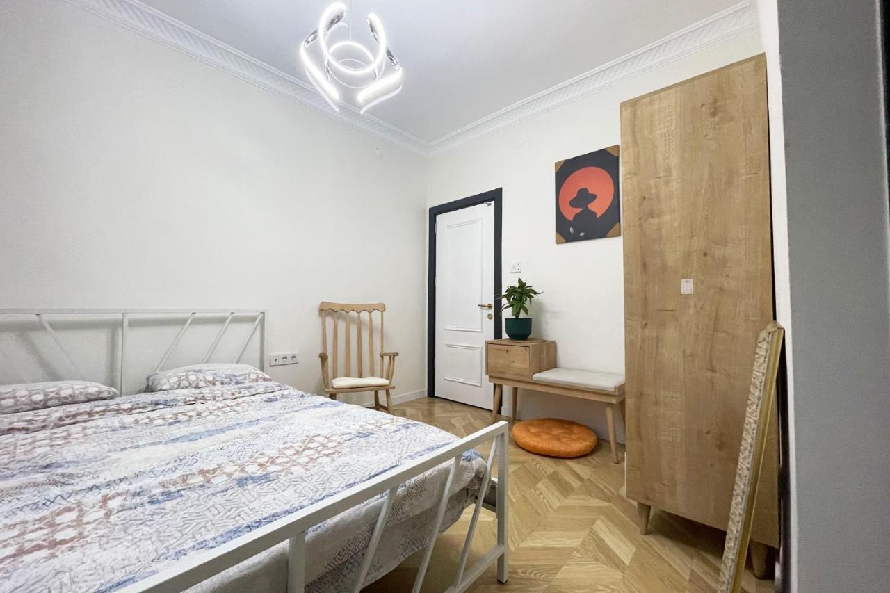 Beautiful 2br And 2toilet Balcony Near Hilton #4 Apartment *